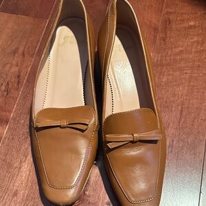Elegant J Crew Tan Loafers for Women